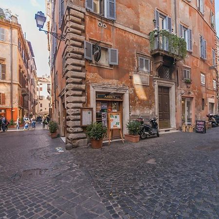 Апартаменты Domus Lupae -Live In The Heart Of Рим Экстерьер фото